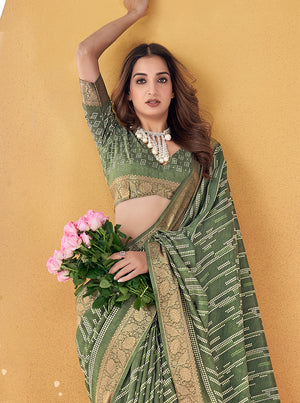 Green Dola Silk Saree With Blouse Piece