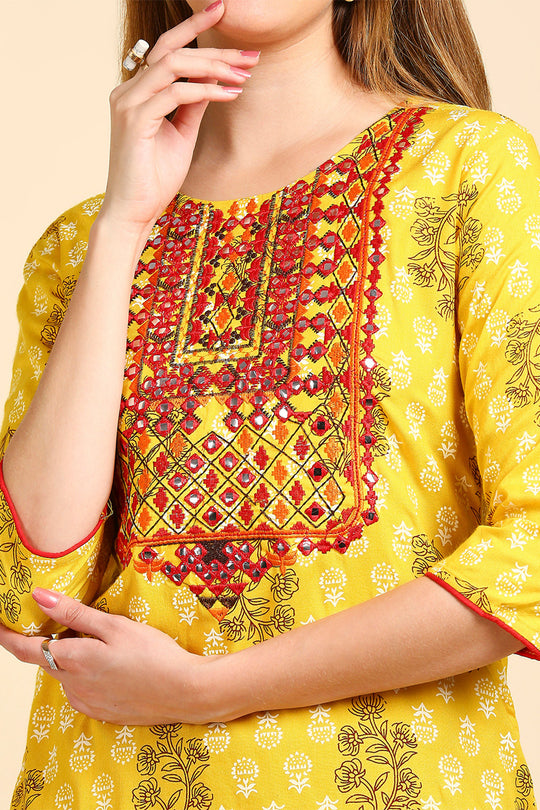 Women Mustard Yellow & Brown Screen Printed Straight Kurta