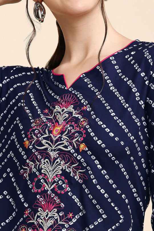 Women Navy Blue & White Printed Straight Kurta
