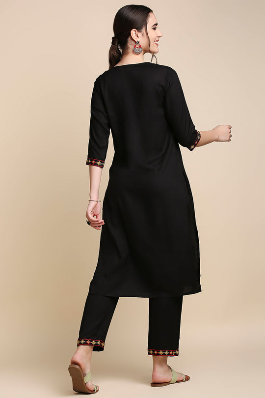 Black Red Embroidered Kurta set