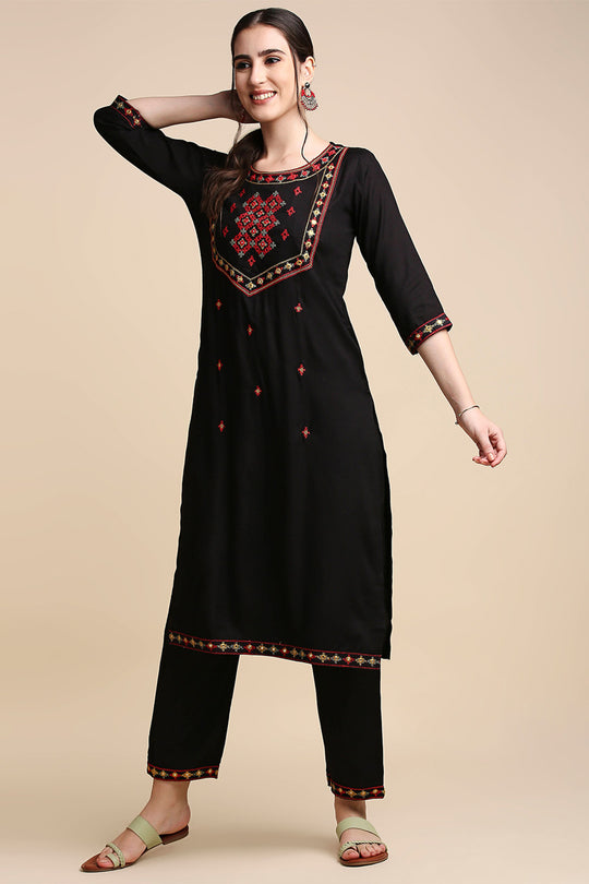 Black Red Embroidered Kurta set