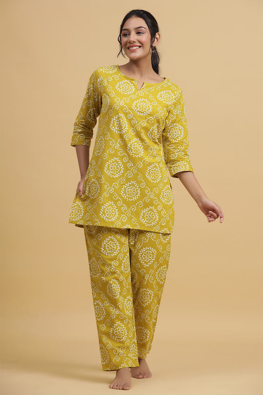 Green & White  Printed Cotton Night suit