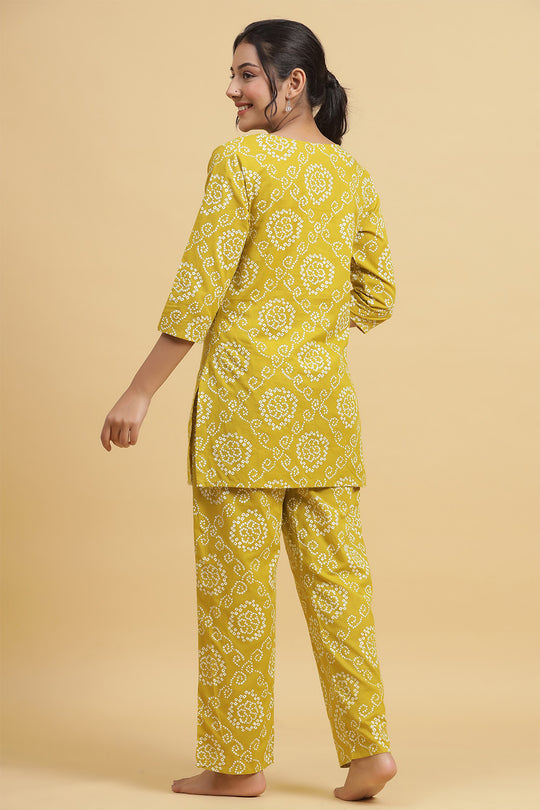 Green & White  Printed Cotton Night suit