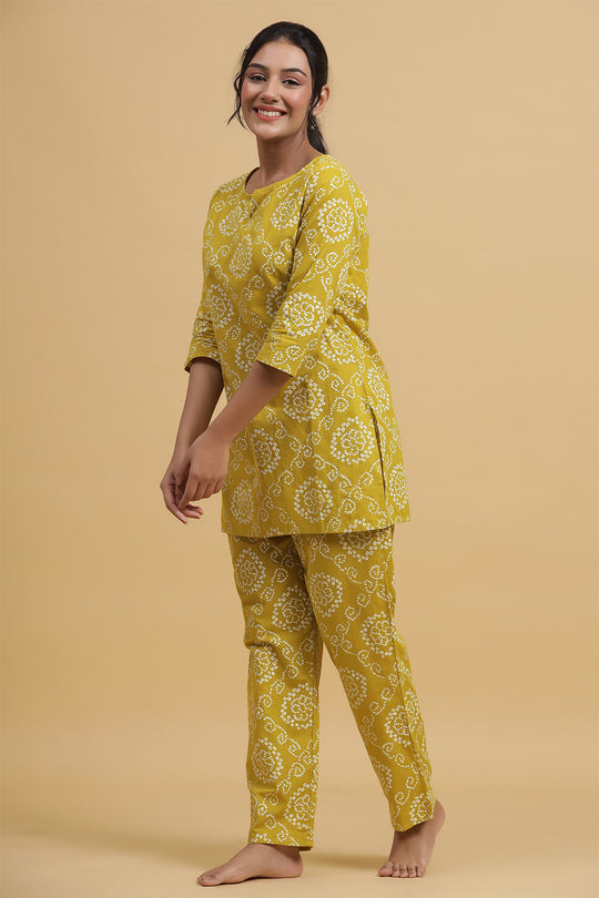 Green & White  Printed Cotton Night suit