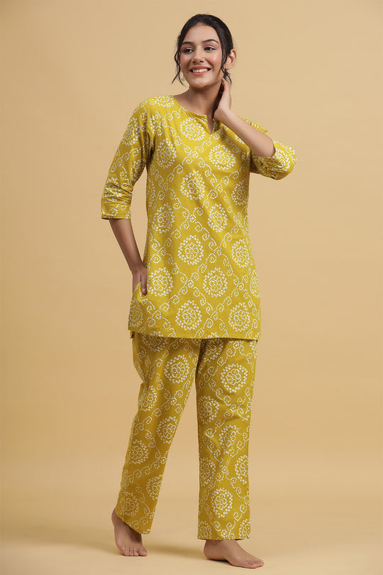 Green & White  Printed Cotton Night suit