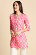 Pink & White Floral Printed Straight Kurti