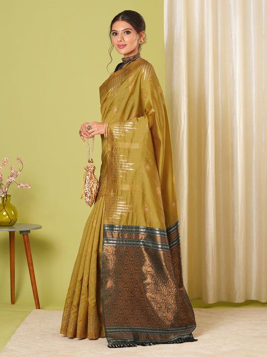 Banarasi Silk Saree With Blouse Piece