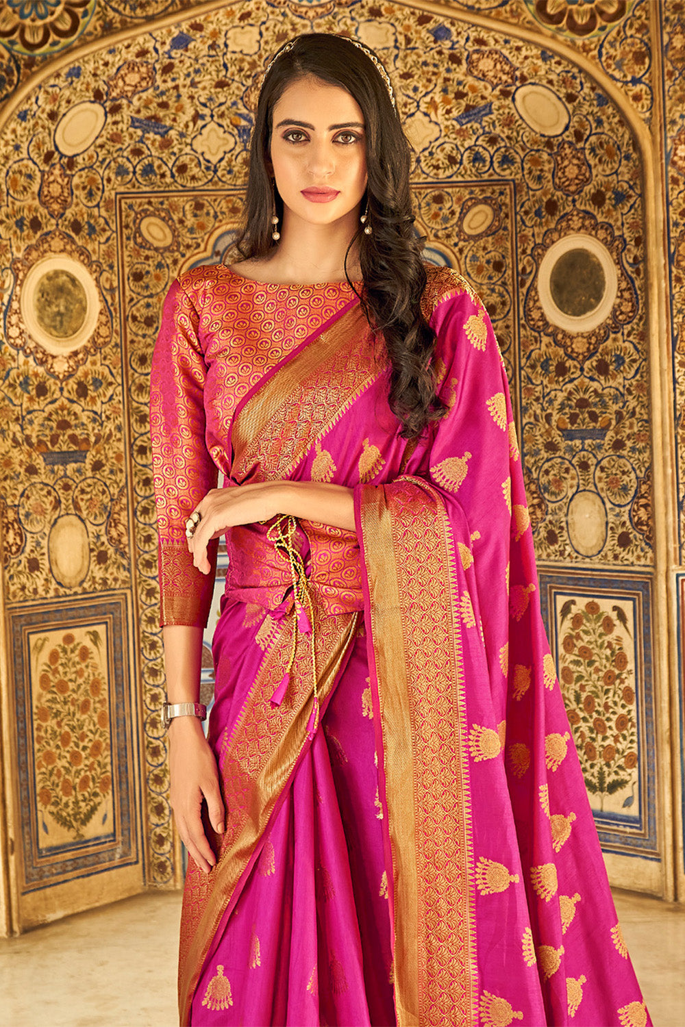 Womens Dola Silk Pink Saree With Blouse Piece