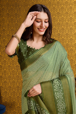 Green Silk Saree With Blouse Piece