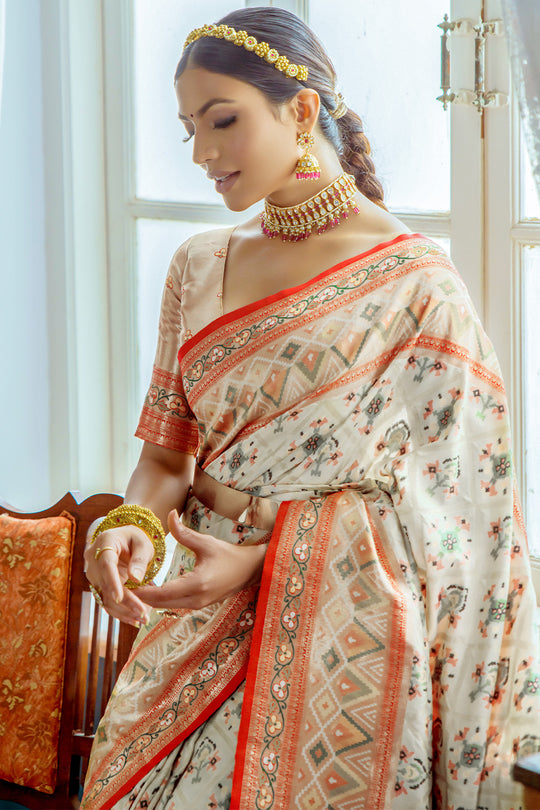 White Banarasi Silk Saree With Blouse Piece