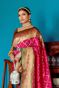 Magenta Banarasi Silk Saree With Blouse Piece