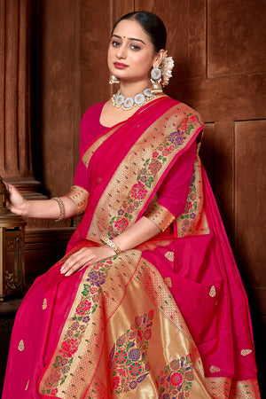 Magenta Paithani Silk Saree With Blouse Piece