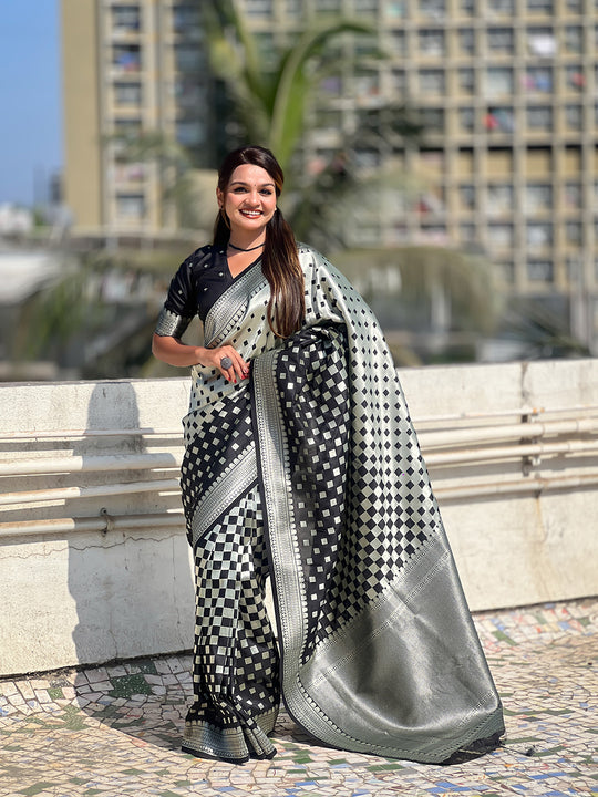 Black & White Silk Saree With Blouse Piece