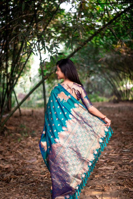 Green Banarasi Silk Blend Saree With Blouse Piece