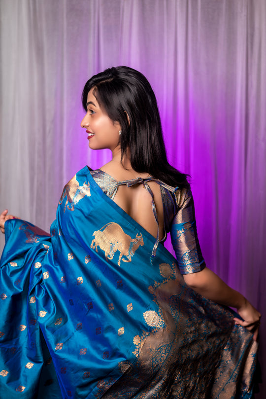 Rama Banarasi Silk Blend Saree With Blouse Piece