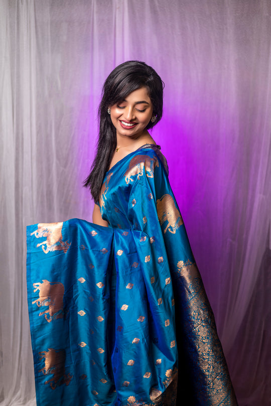 Rama Banarasi Silk Blend Saree With Blouse Piece