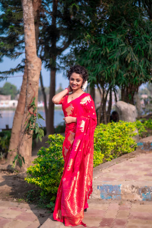 Red Banarasi Silk Blend Saree With Blouse Piece