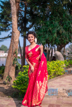 Red Banarasi Silk Blend Saree With Blouse Piece