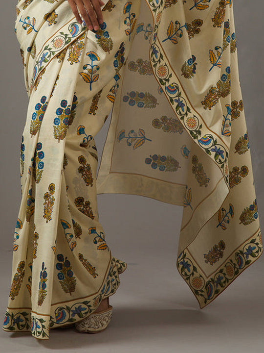 Pastle Moss Crepe Saree With Blouse Piece