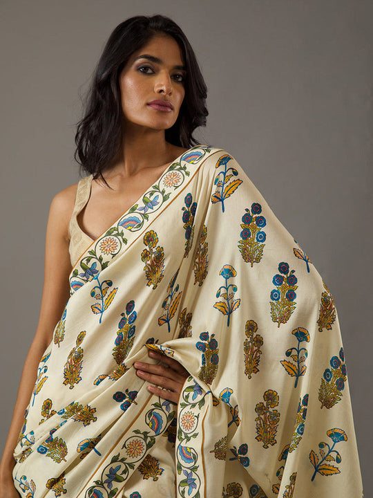 Pastle Moss Crepe Saree With Blouse Piece
