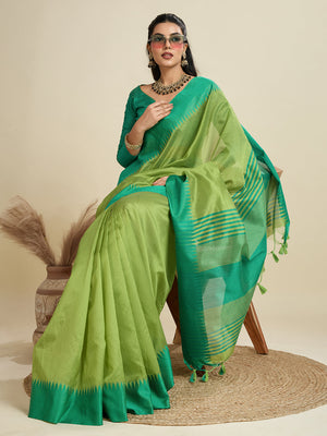Raw Silk Saree Featuring Beautiful Solid Weaving