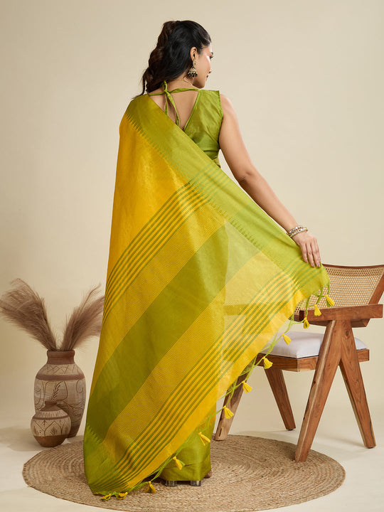 Raw Silk Saree Featuring Beautiful Solid Weaving
