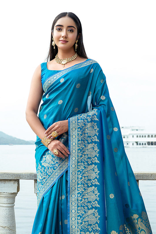 Teal Silk Blend Saree With Blouse Piece