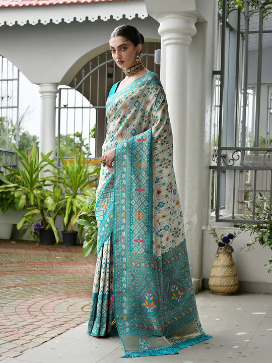 Sea-Green Banarasi Silk Patola Saree With Blouse Piece