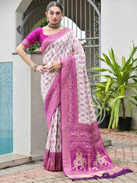 Magenta Banarasi Silk Patola Saree With Blouse Piece