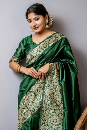Green Raw Silk Saree With Blouse Piece