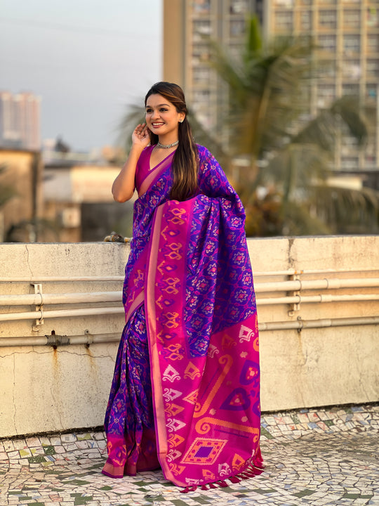 Wine Banarasi Silk Blend Saree With Blouse Piece