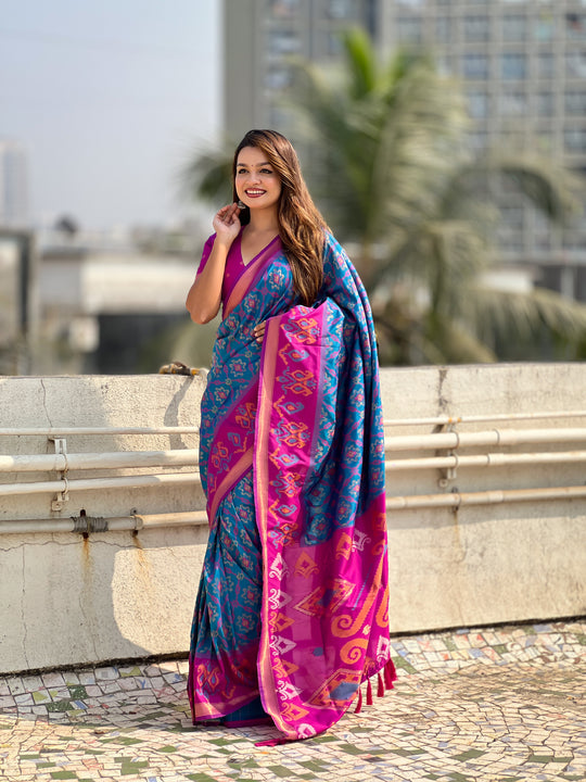 Blue Banarasi Silk Blend Saree With Blouse Piece