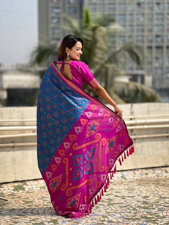 Blue Banarasi Silk Blend Saree With Blouse Piece