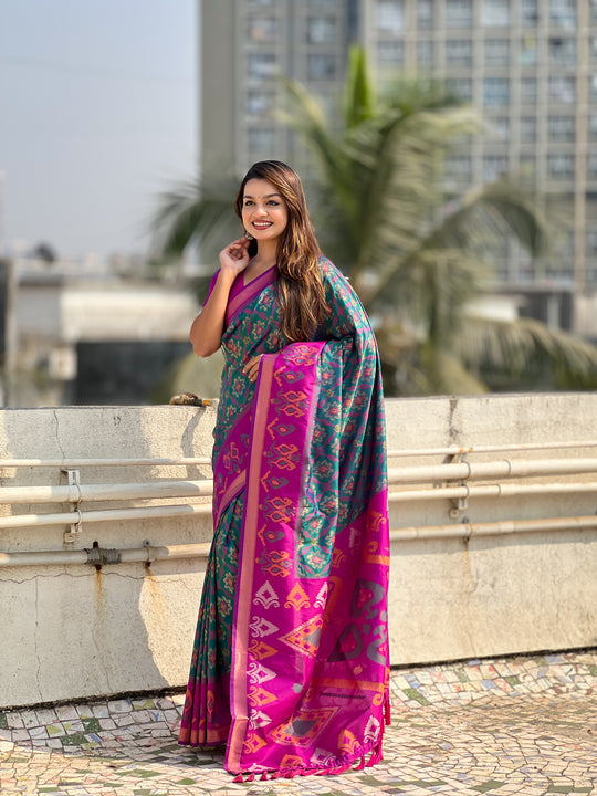 Grey Banarasi Silk Blend Saree With Blouse Piece