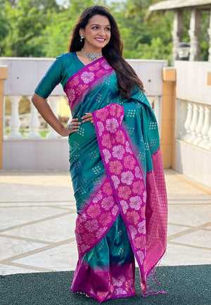 Rama Banarasi Silk Blend Saree With Blouse Piece