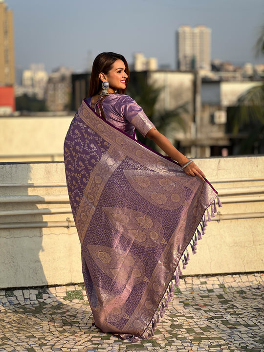 Levender Banarasi Silk Blend Saree With Blouse Piece
