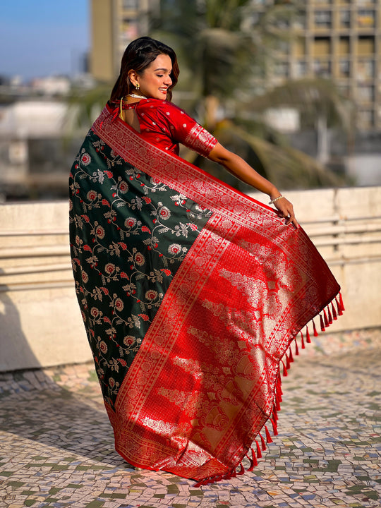 Green Banarasi Silk Blend Saree With Blouse Piece