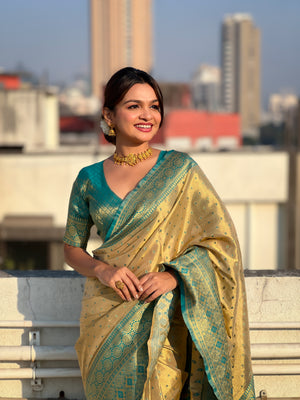 Rama Banarasi Silk Blend Saree With Blouse Piece