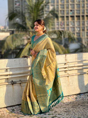 Rama Banarasi Silk Blend Saree With Blouse Piece