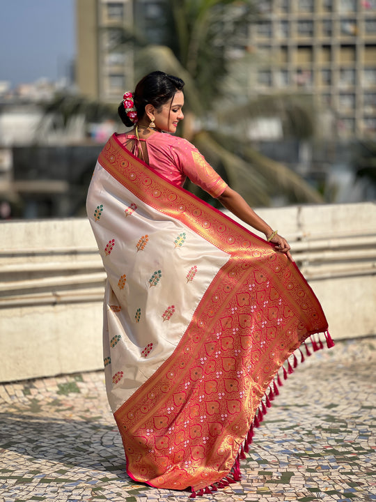 White Banarasi Silk Blend Saree With Blouse Piece