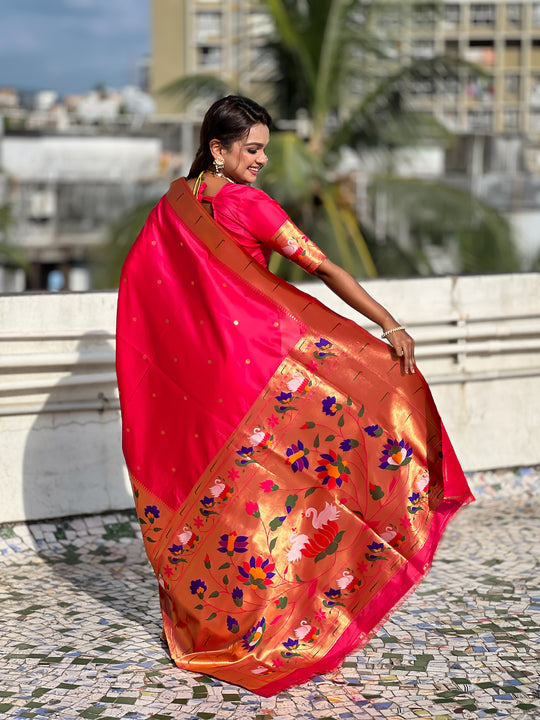 Pink Banarasi Silk Blend Saree With Blouse Piece