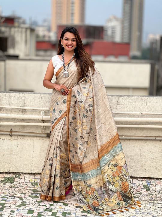 Light Gold Digital Printed Silk Saree With Blouse Piece
