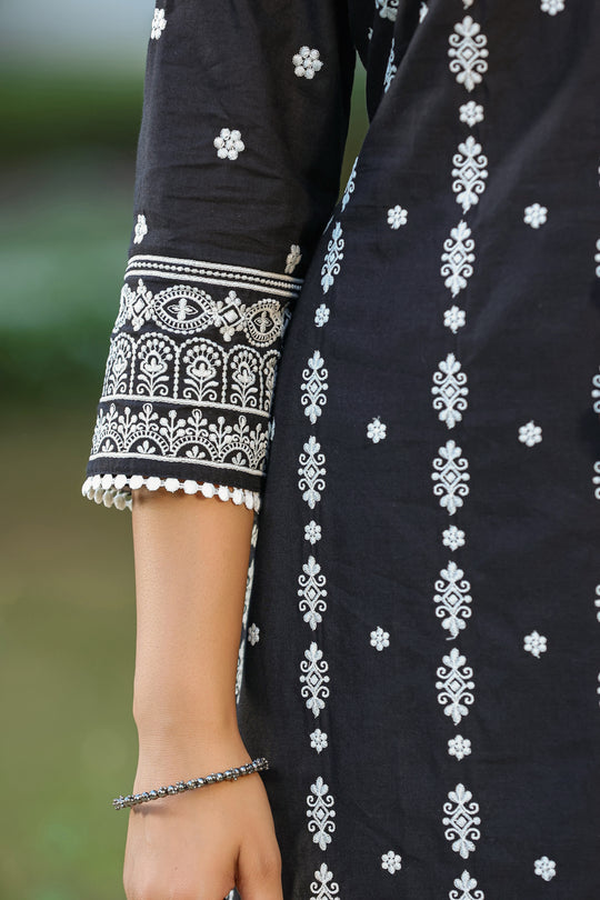 Ethnic Motifs Embroidered Straight Pure Cotton Kurta With Trousers & Dupatta