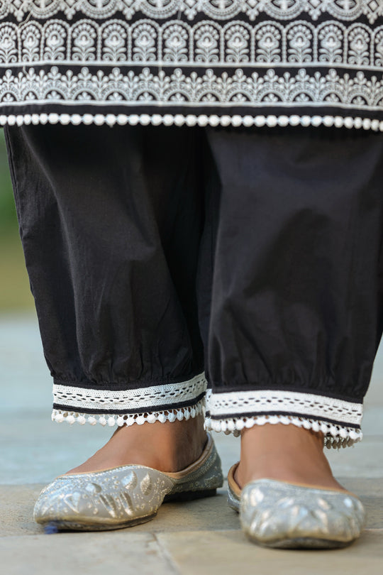 Ethnic Motifs Embroidered Straight Pure Cotton Kurta With Trousers & Dupatta