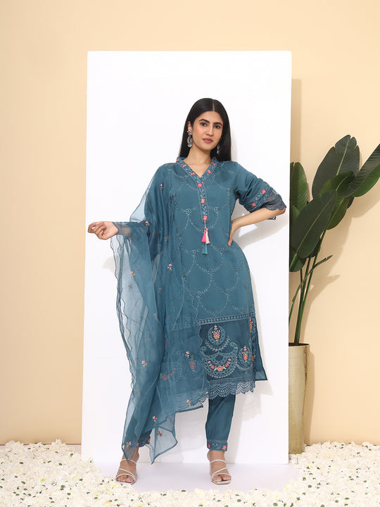 Floral Embroidered Regular Thread Work Pure Cotton Kurta with Trousers & Dupatta