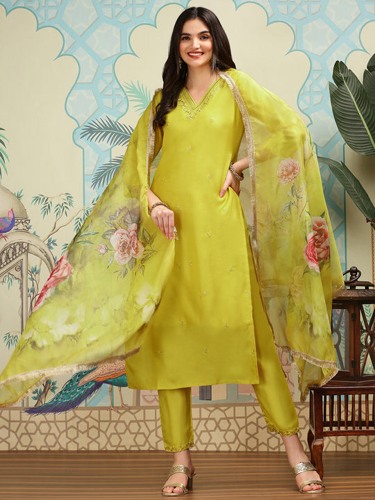 Floral Embroidered V-Neck Three-Quarter Sleeves Silk Chiffon Kurta Set