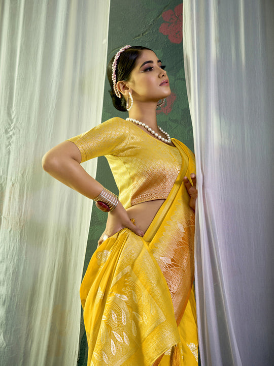 Crepe Silk Banarasi Saree With Blouse Piece