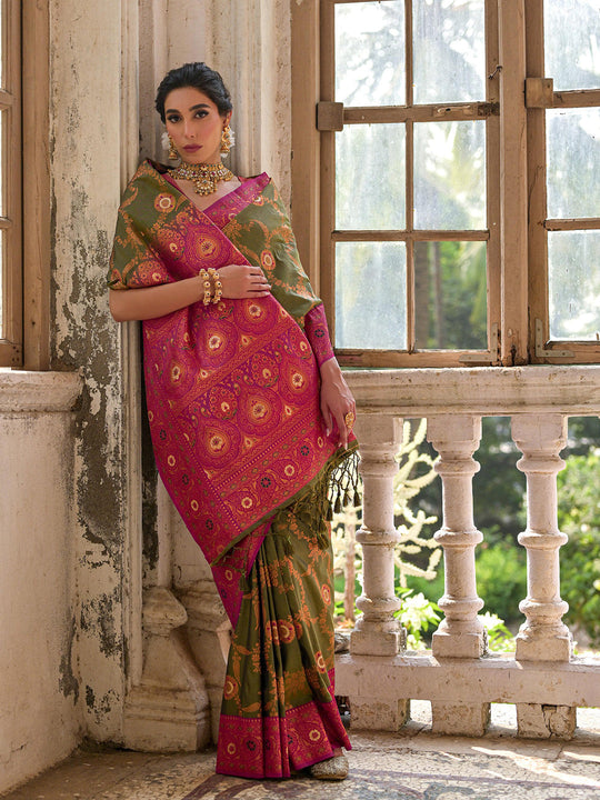 Green Banarasi Silk Zari Woven Saree With Blouse Piece