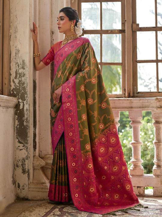 Green Banarasi Silk Zari Woven Saree With Blouse Piece