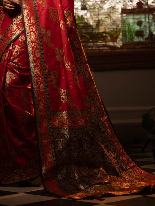 Red Soft Banarasi Silk Zari Woven Saree With Blouse Piece